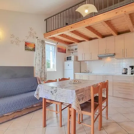 Carlo Apartment