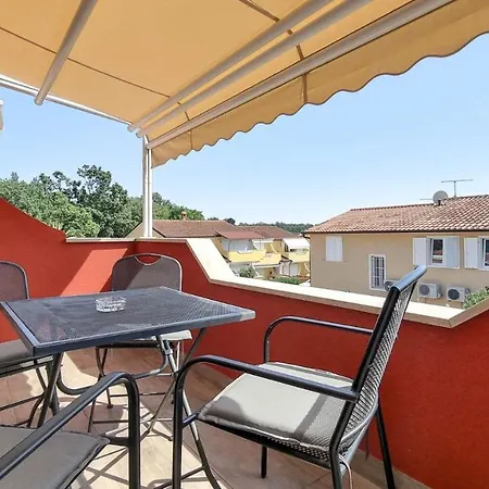 Carlo Apartment *