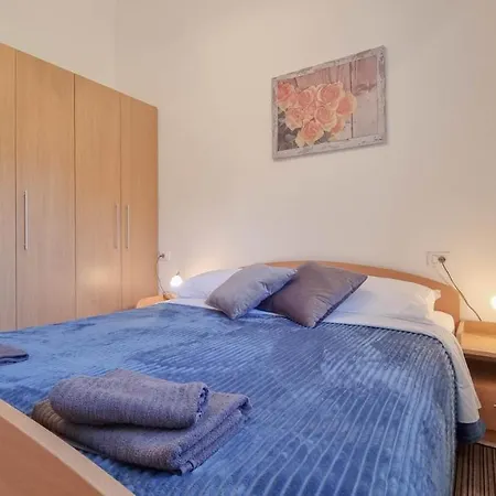 Carlo Apartment